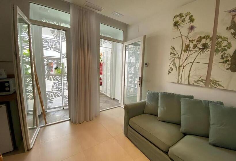 اتاق خانوادگی, Alzocaire Hostal Boutique