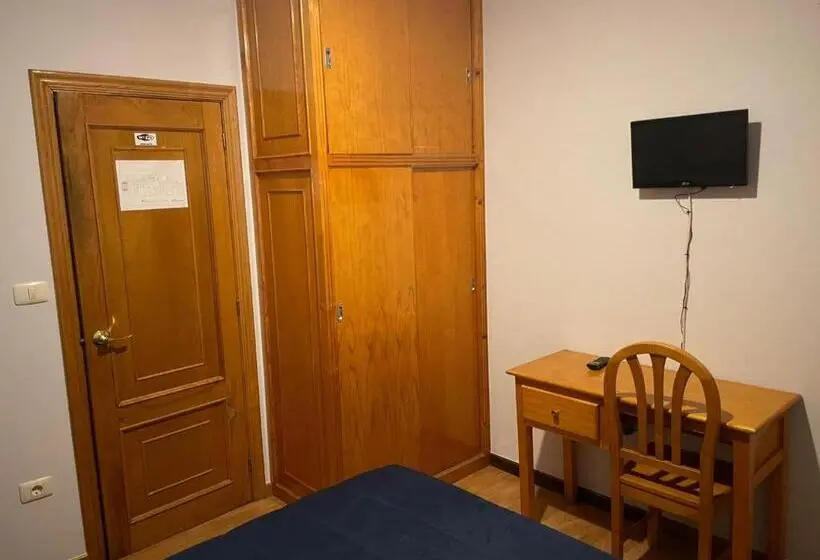 اتاق استاندارد یک نفره, Hostal Cid