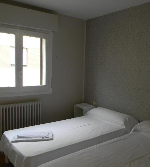 バス共有のスタンダードルーム, Pension Obel