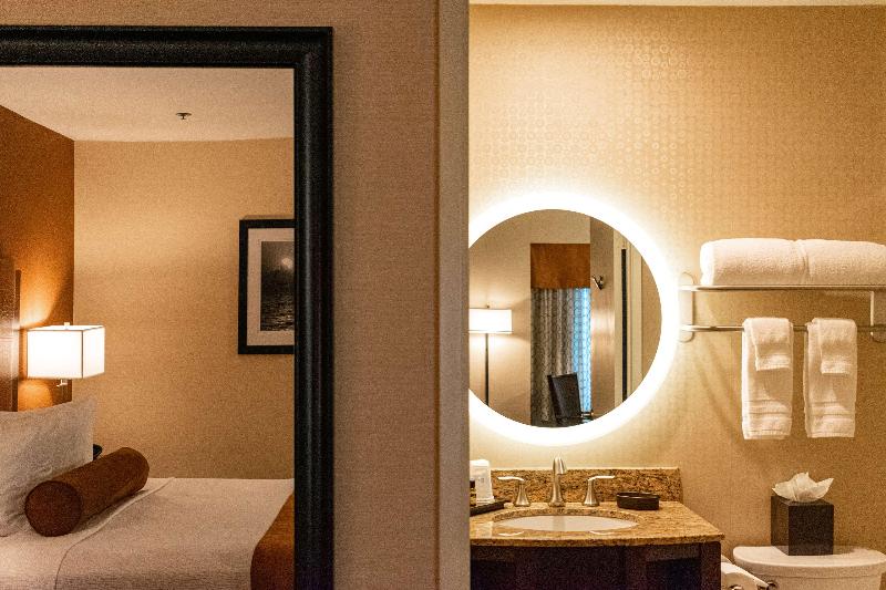 带大床的标准间, Best Western Plus Suites Hotel Coronado Island