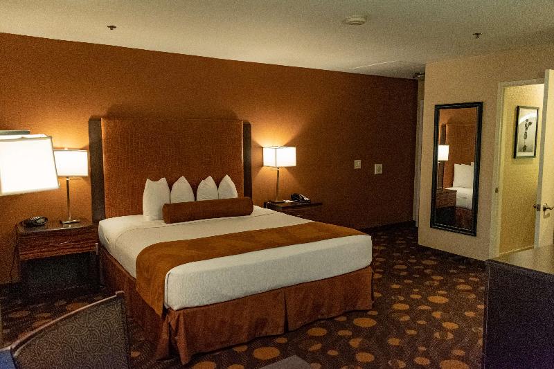 キングサイズベッドのスタンダードルーム, Best Western Plus Suites Hotel Coronado Island