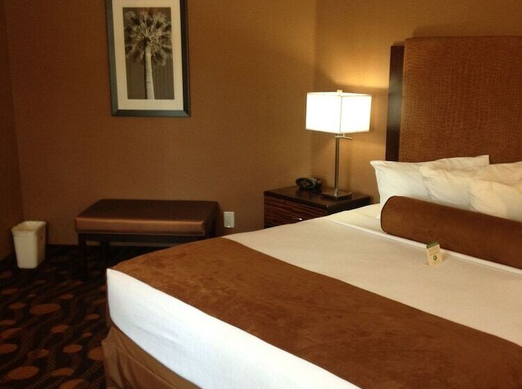 장애인을 위한 스위트, Best Western Plus Suites Hotel Coronado Island