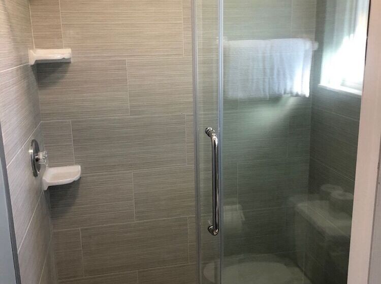 غرفه قياسيه سريرين مزدوجين, Brandon Motor Lodge