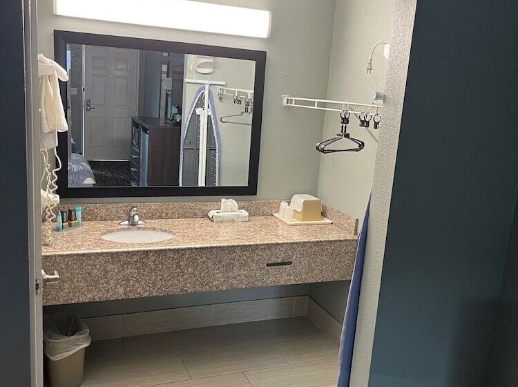 غرفه قياسيه سريرين مزدوجين, Brandon Motor Lodge