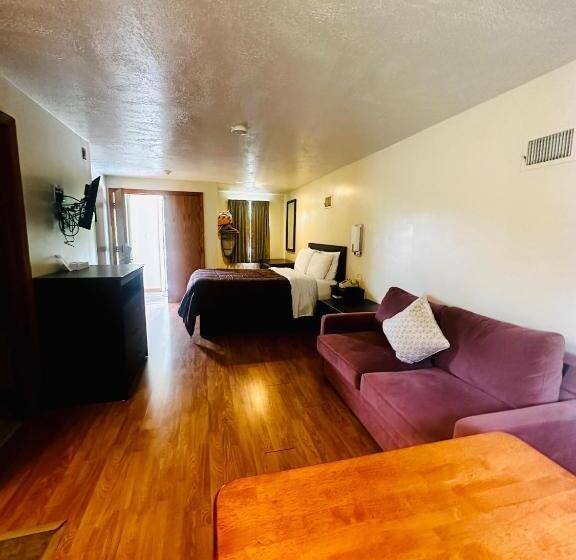 클래식 스튜디오, Blue Spruce