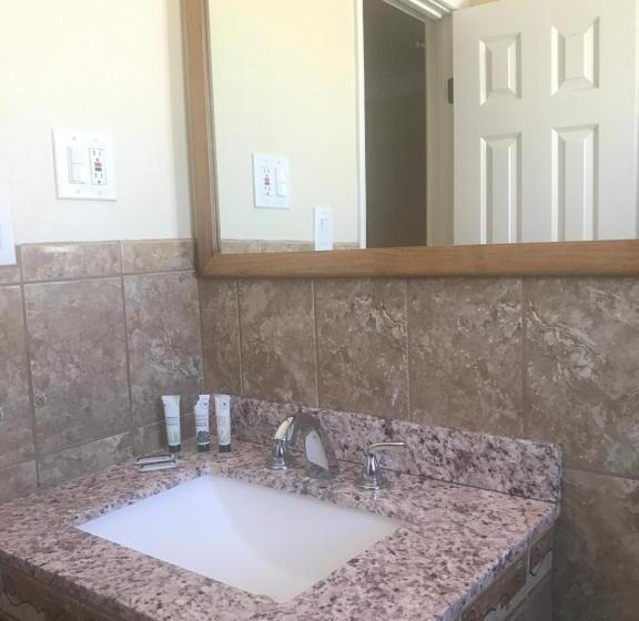 غرفة قياسية سرير كينج, All 8 Motel