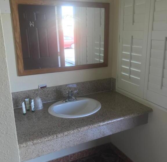 Quarto Estandar, All 8 Motel