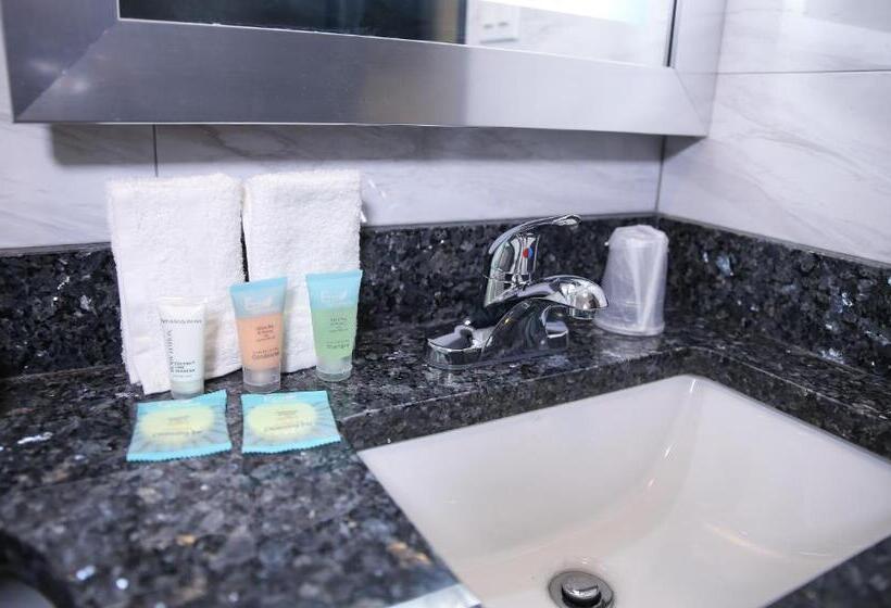 חדר דלוקס, 7 Days