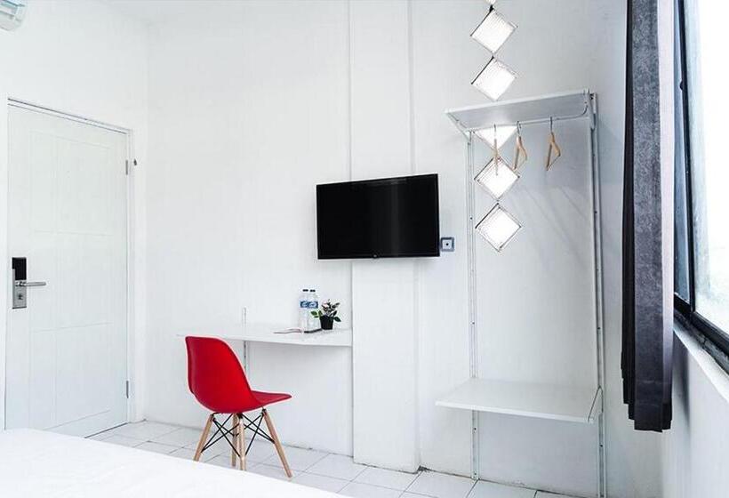 스탠다드 룸, Reddoorz Near Seasons City Mall