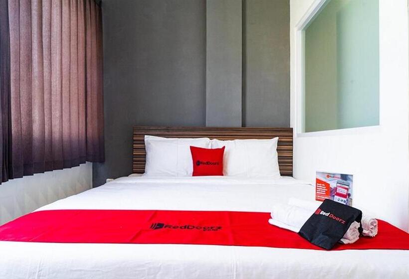 エコノミールーム, Reddoorz Near Seasons City Mall