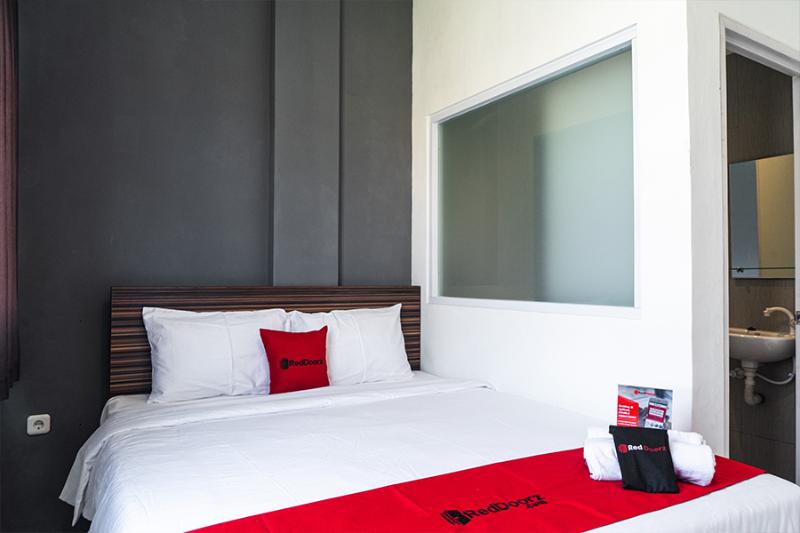 Номер Стандарт, Reddoorz Near Seasons City Mall