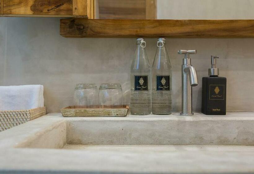 스탠다드 룸 킹사이즈 침대, Karma Resort