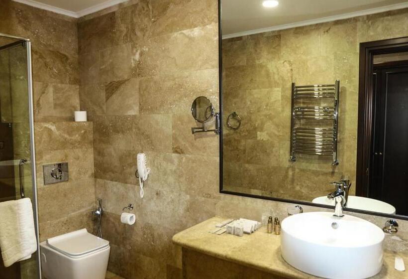 스탠다드 룸, Konyak