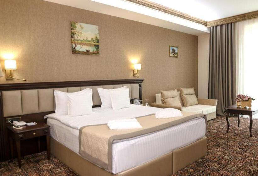 스탠다드 트리플 룸, Konyak