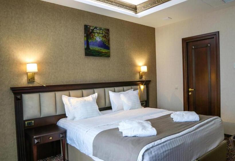 수피리어 스위트, Konyak