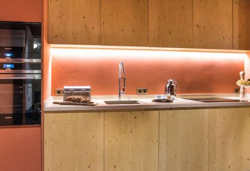 کلبه ییلاقی, Le Coucou Méribel