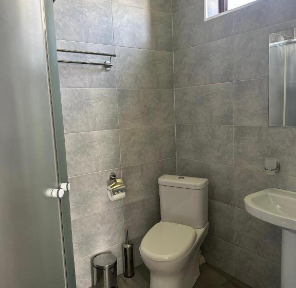 اتاق لوکس با بالکن, Flamingo