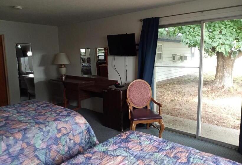 Family Suite, Eight Bar B Motel