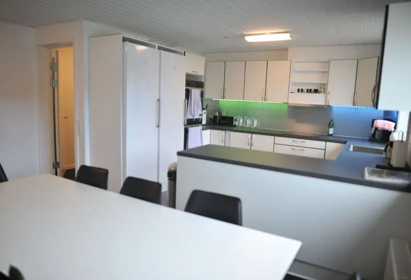 اتاق استاندارد با سرویس بهداشتی مشترک, Nuuk City Hostel