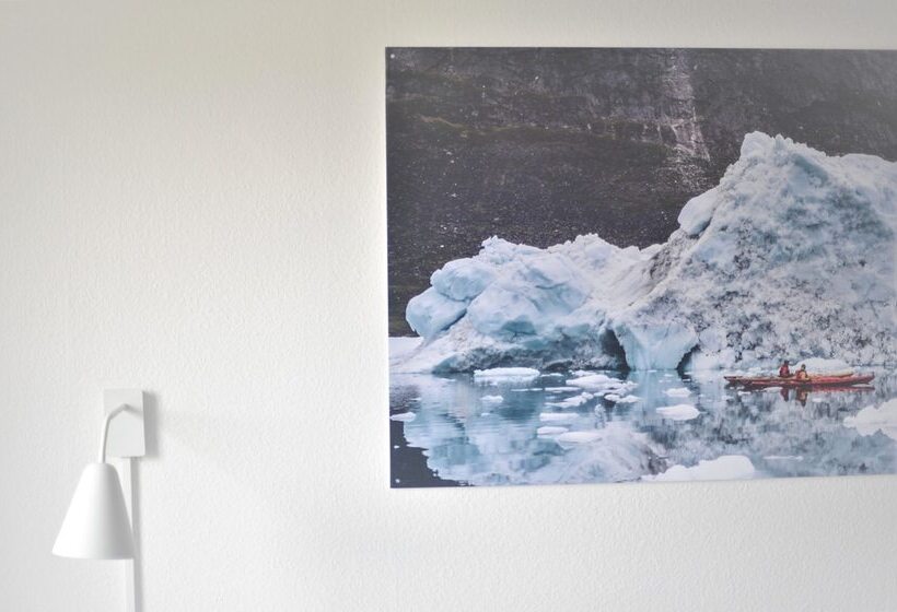 اتاق خانوادگی با سرویس بهداشتی مشترک, Nuuk City Hostel