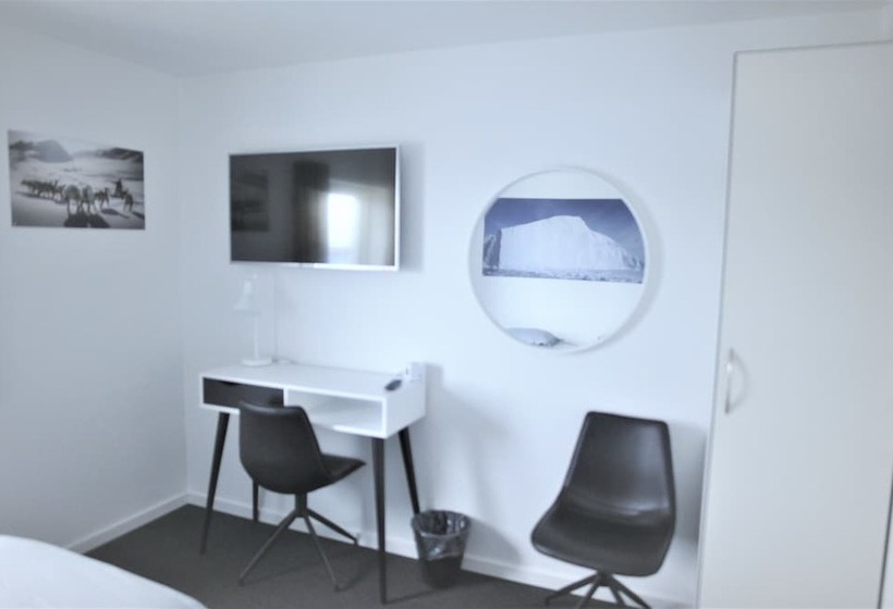 اتاق استاندارد با سرویس بهداشتی مشترک, Nuuk City Hostel