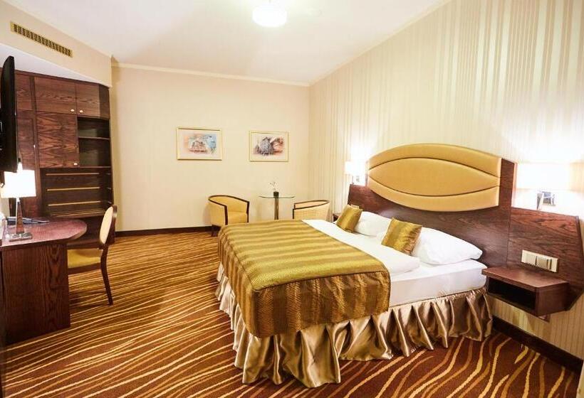 חדר דלוקס, Casino&hotel Admiral Alžbětín