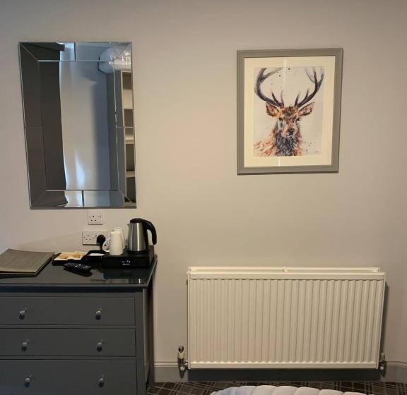 חדר סטנדרט, The Royal