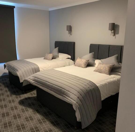 חדר משפחתי, The Royal