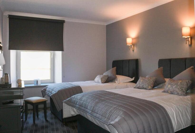 חדר משפחתי, The Royal