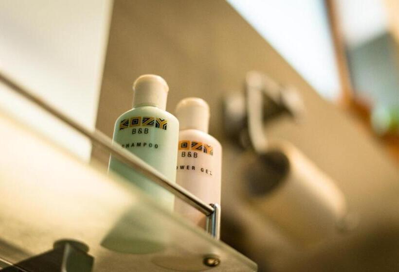 חדר דלוקס לשלושה, Kozy B&b