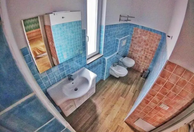 اتاق استاندارد, Aramoni B&b