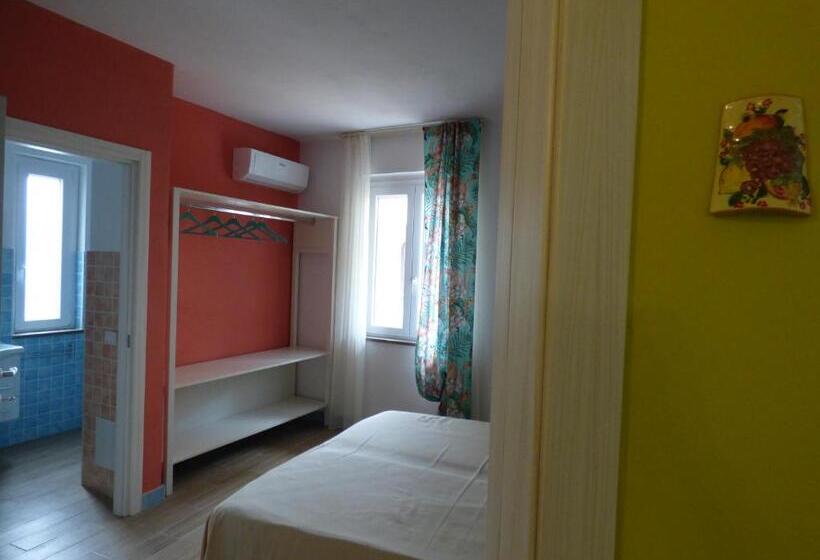 اتاق استاندارد, Aramoni B&b