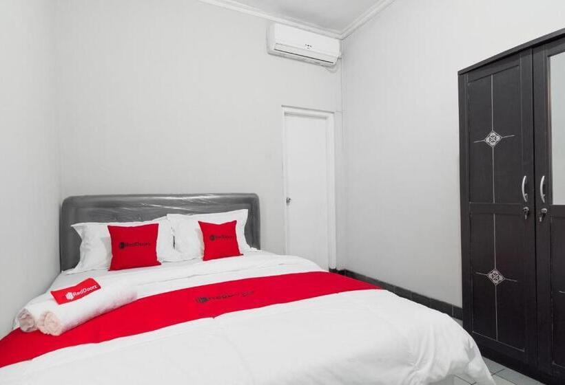 스탠다드 룸, Reddoorz Near Batik Tulis Celaket 2