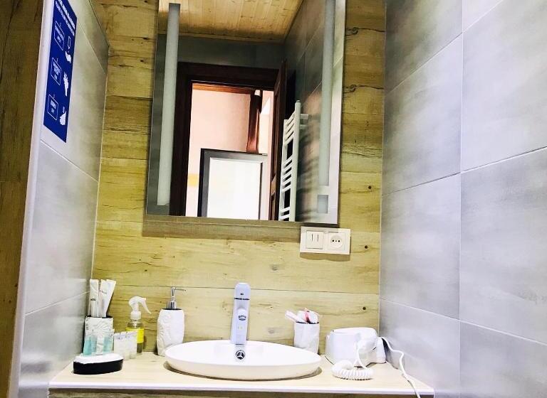 اتاق استاندارد سه نفره, Vache