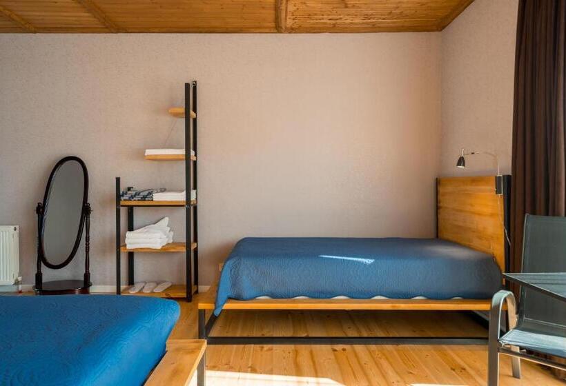 اتاق استاندارد سه نفره, Vache