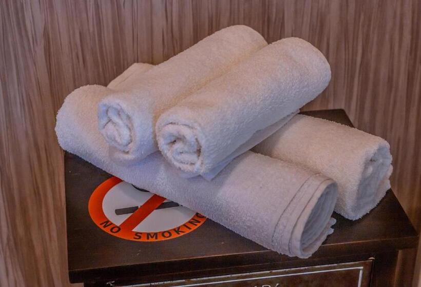 اتاق استاندارد با چشم‌انداز باغ, Vache