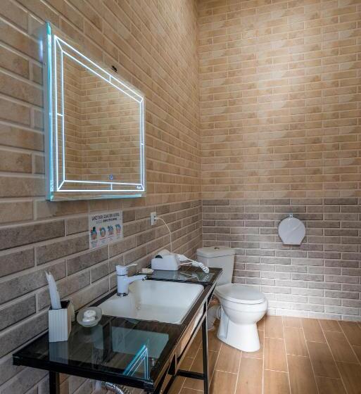 اتاق استاندارد با چشم‌انداز باغ, Vache