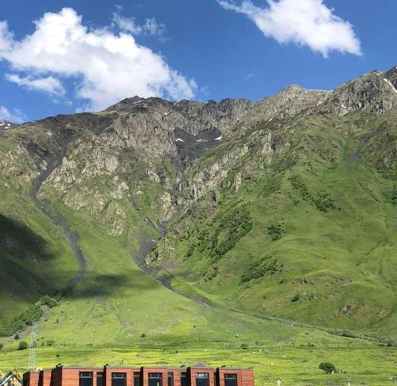 اتاق استاندارد با چشم‌انداز باغ, Vache