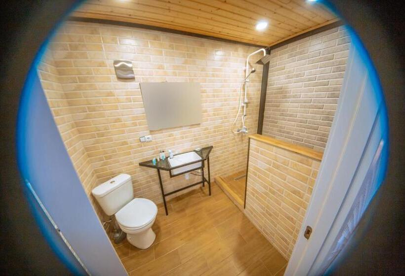 اتاق خانوادگی با چشم‌انداز باغ, Vache