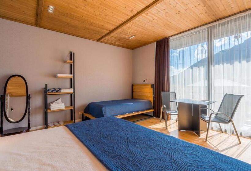 اتاق استاندارد سه نفره, Vache