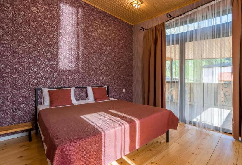 اتاق استاندارد با چشم‌انداز باغ, Vache