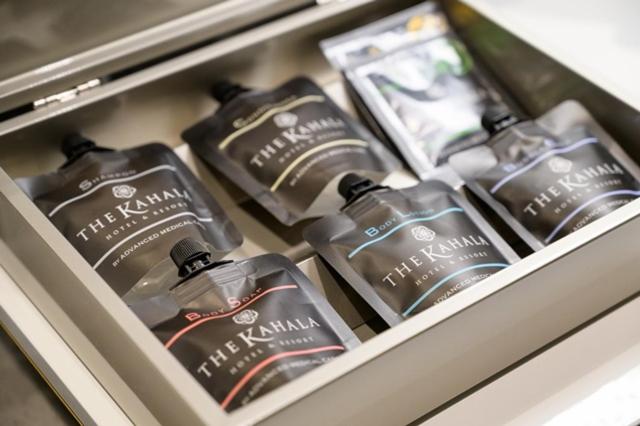 キングサイズベッドのスタンダードルーム, The Kahala Hotel & Resort Yokohama