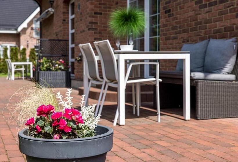 Standard Triple Room with Terrace, Villa Aido