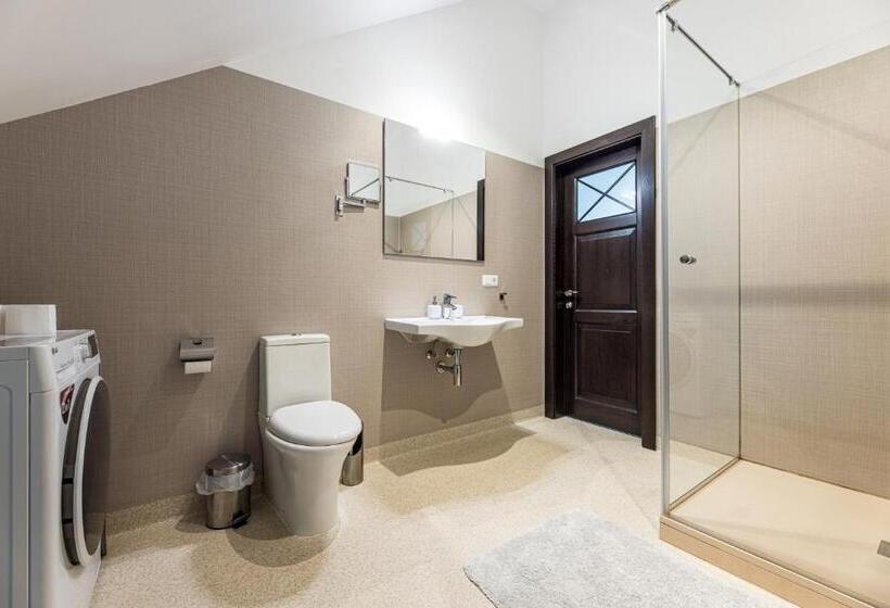 سوییت, Villa Aido