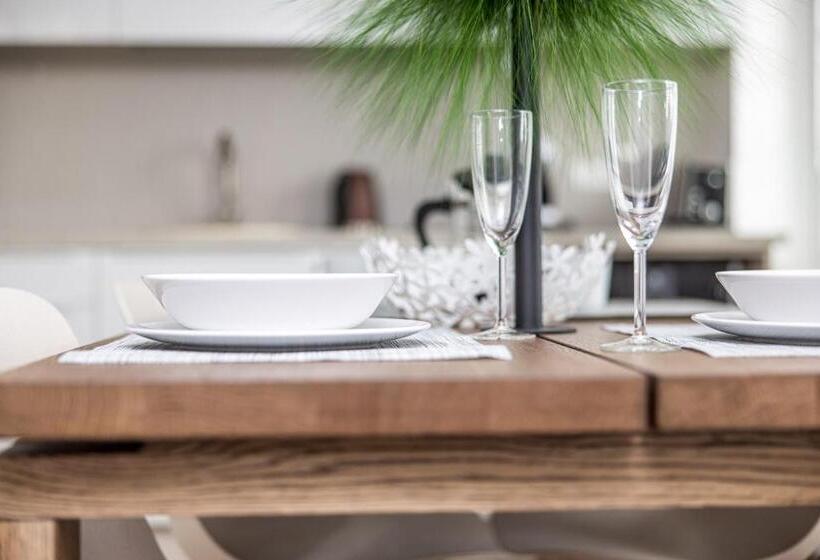 سوییت, Villa Aido