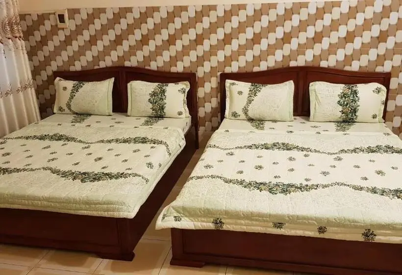 اتاق استاندارد چهارنفره با بالکن, Nhà Nghỉ Việt Nga