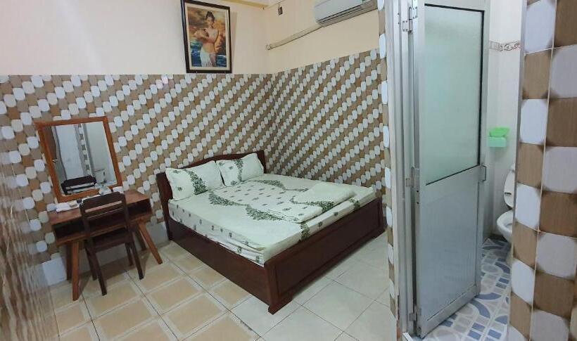 اتاق لوکس, Nhà Nghỉ Việt Nga
