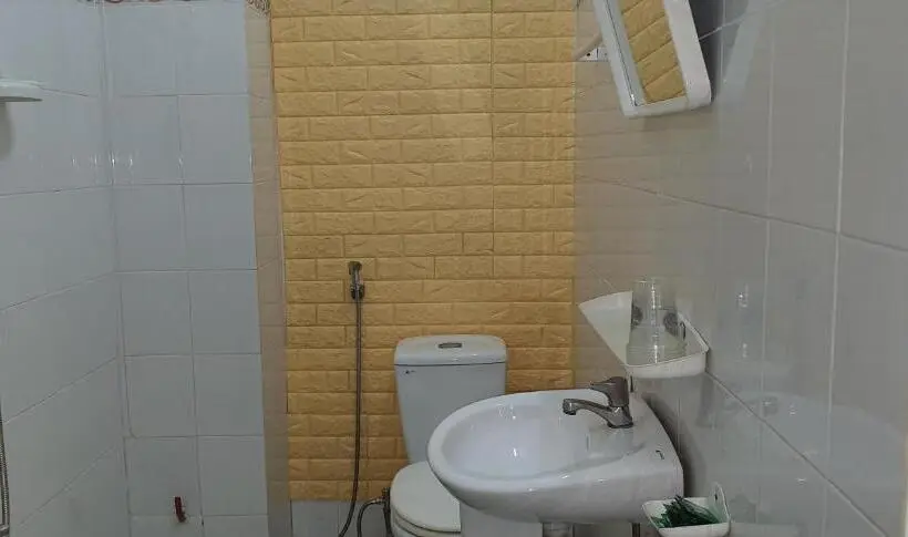 اتاق خانوادگی, Nhà Nghỉ Việt Nga