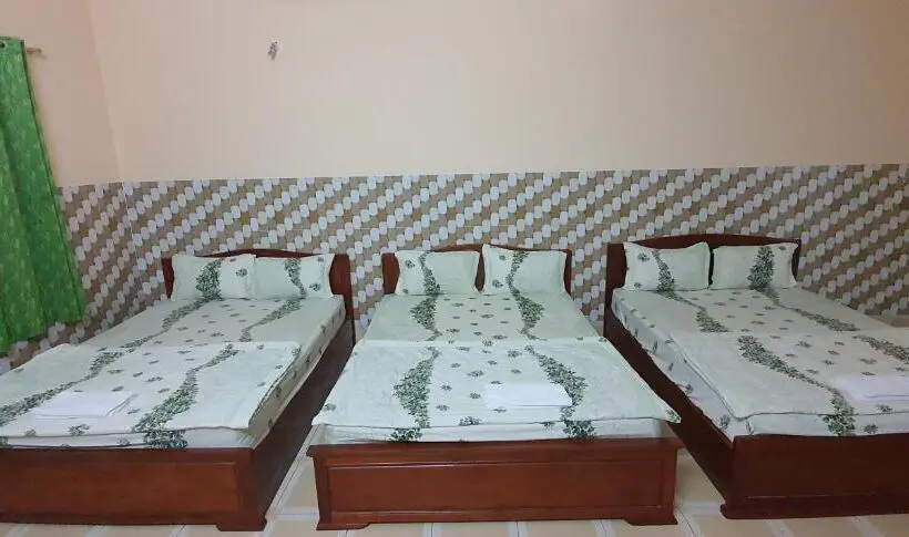 اتاق خانوادگی, Nhà Nghỉ Việt Nga