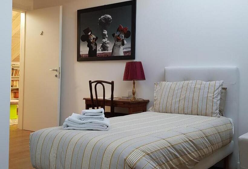 이코노미 룸, De Piante Guest